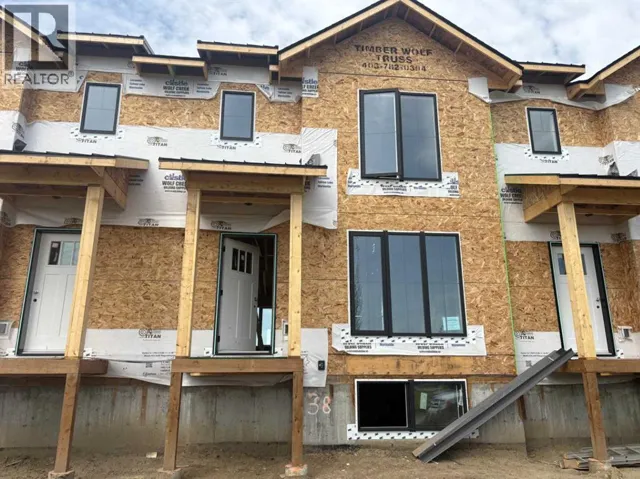 38 Station Drive, Sylvan Lake, Alberta T4S0W7