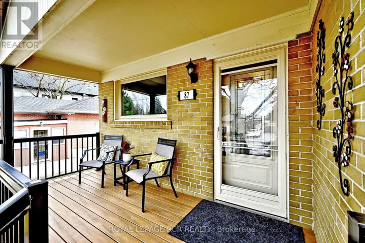 87 RICHARDSON DRIVE, Aurora (Aurora Highlands), Ontario L4G1Z4