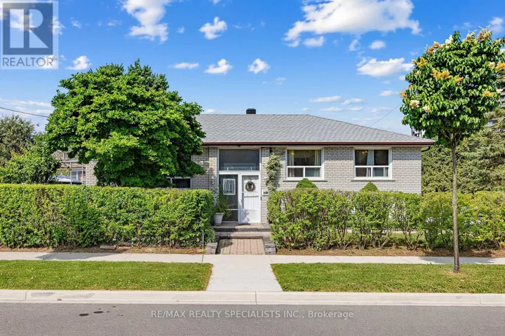 39 CASTLE GREEN CRESCENT, Toronto (Kingsview Village-The Westway), Ontario M9R1N5