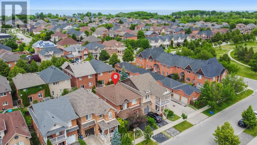 33 PANORAMA WAY, Hamilton (Stoney Creek), Ontario L8E6C6