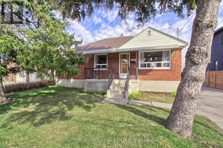 MAIN FLOOR - 194 COCKSFIELD AVENUE, Toronto (Bathurst Manor), Ontario M3H3T5