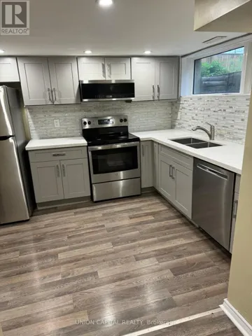 427 ROSSLAND ROAD W, Oshawa (McLaughlin), Ontario L1J3G9