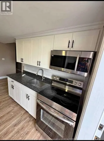 1175 WYANDOTTE STREET East, Windsor, Ontario N9A3K4