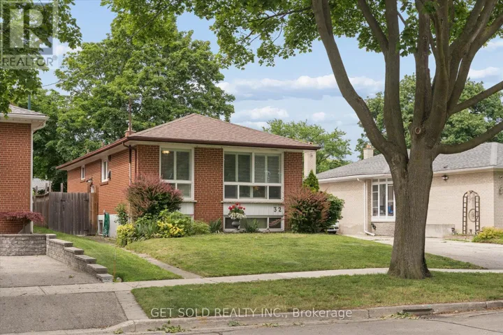 32 CHECKENDON DRIVE, Toronto (Rexdale-Kipling), Ontario M9W2Y9