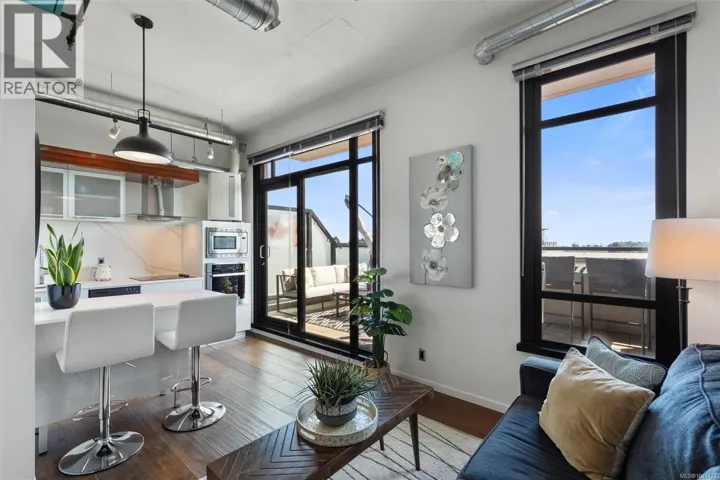 704 1029 View St, Victoria, British Columbia V8V0C9