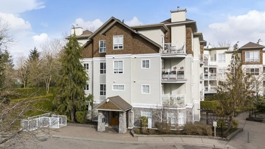 311 10188 155 STREET, Surrey, British Columbia V3R0R6