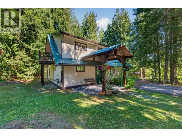 1416 Gillespie Road, Sorrento, British Columbia V0E2W0