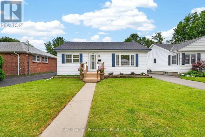 43 HASTINGS DRIVE, Belleville (Belleville Ward), Ontario K8N1J4