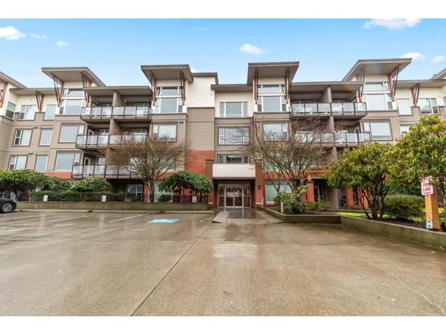 207 33539 HOLLAND AVENUE, Abbotsford, British Columbia V2S0C6