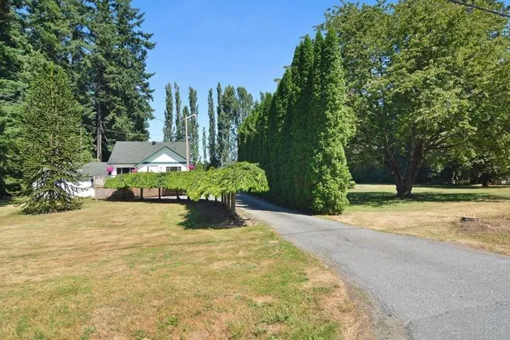 23523 47 AVENUE, Langley, British Columbia V2Z2S3