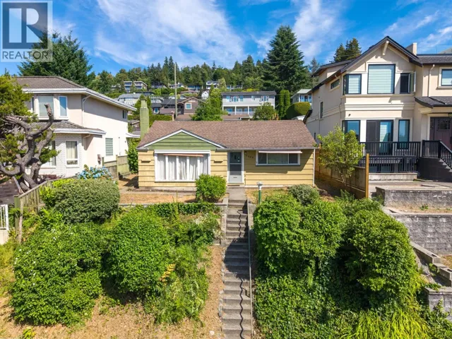 7280 BARNET ROAD, Burnaby, British Columbia V5A1E2