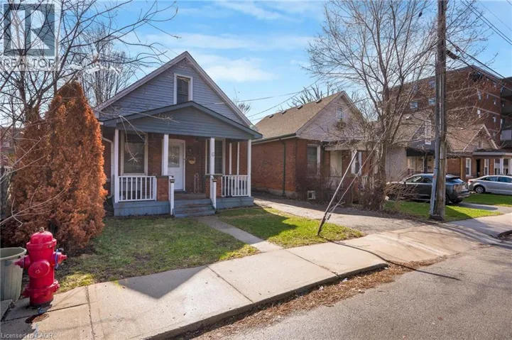 6 BEN LOMOND Place, Hamilton, Ontario L8V2S7