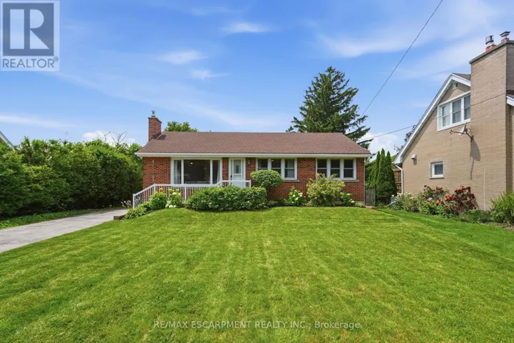 16 KINGS FOREST DRIVE, Hamilton (Huntington), Ontario L8T4J3