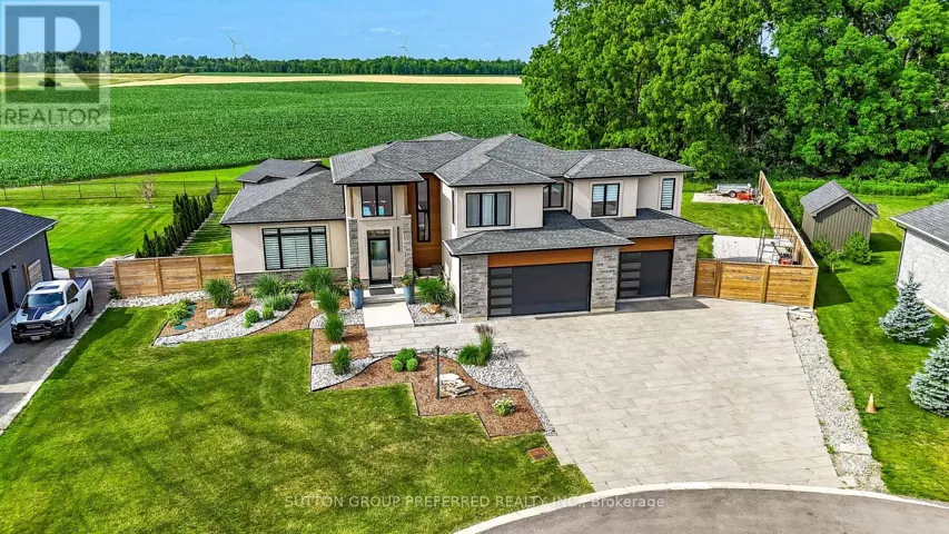 12 GROGAST COURT, Adelaide Metcalfe, Ontario N7G3H8