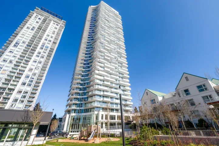 2702 13768 100 AVENUE, Surrey, British Columbia V3T0V2