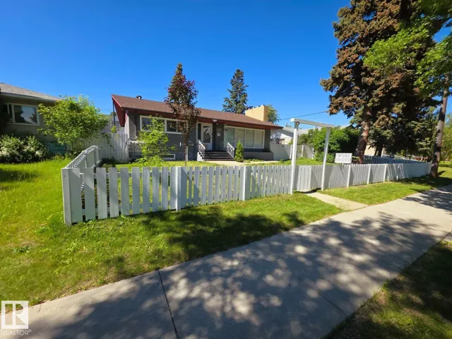 10404 116 AV NW, Edmonton, Alberta T5G0M3
