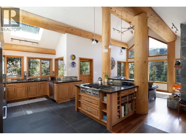 9503 EMERALD DRIVE, Whistler, British Columbia V8E0G5