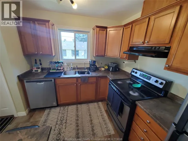 1710 NORTHWAY, Windsor, Ontario N9B1X9