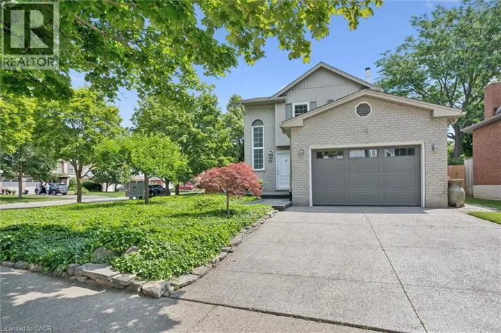 16 MANITOULIN Crescent, Kitchener, Ontario N2A3J4