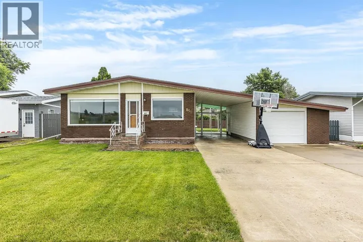 851 Mccutcheon Drive NW, Medicine Hat, Alberta T1A6X9