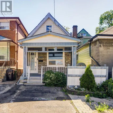 19 ROBINSON AVENUE, Toronto (Oakridge), Ontario M1L3S8