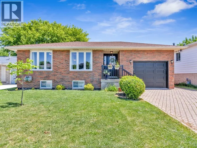 24 CAMELOT, Leamington, Ontario N8H4V6