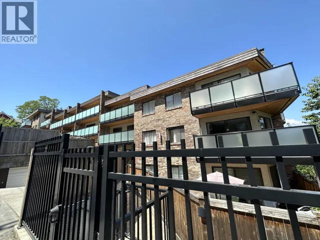 209 930 E 7TH AVENUE, Vancouver, British Columbia V5T1P6
