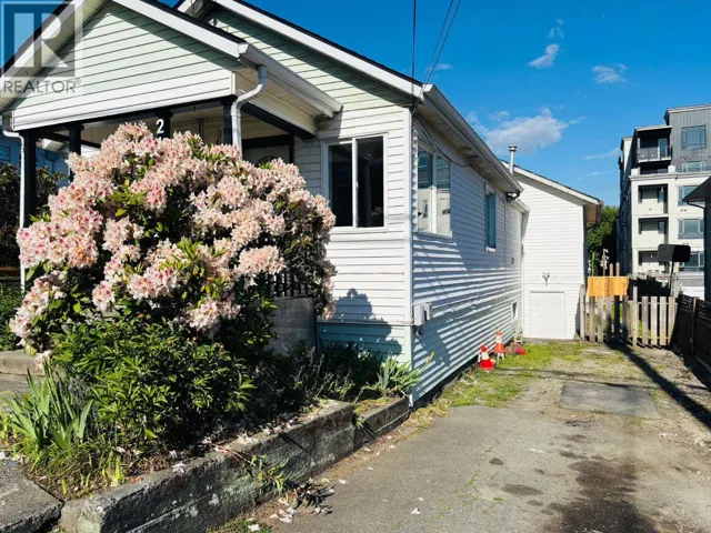 Front 217 LEBLEU STREET, Coquitlam, British Columbia V3K4L7