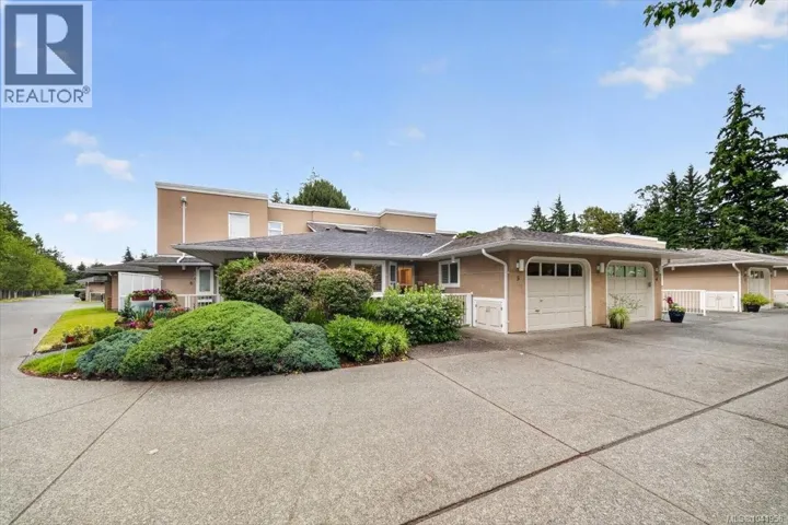 5 3049 Brittany Dr, Colwood, British Columbia V9B5P8