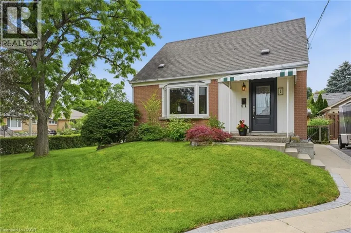 1 JANIS Court, Dundas, Ontario L9H1S8