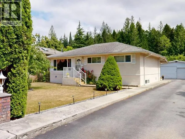 4904 QUEENS AVE, Powell River, British Columbia V8A3S7