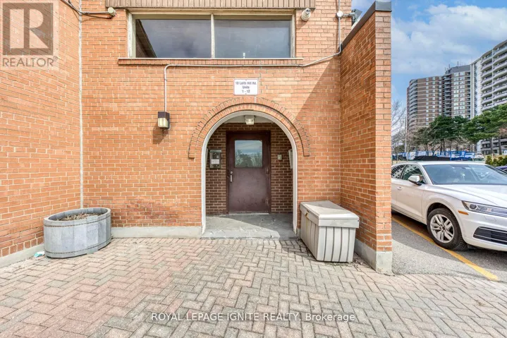 4 - 10 LEITH HILL ROAD, Toronto (Don Valley Village), Ontario M2J1Z2