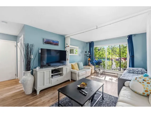 206 10468 148 STREET, Surrey, British Columbia V3R8T1