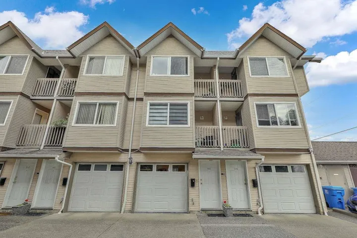 110 19700 56 AVENUE, Langley, British Columbia V3A3X6