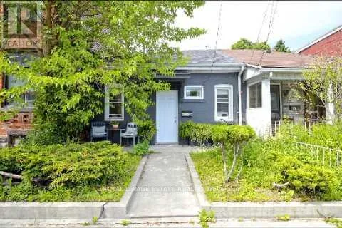 44 MITCHELL AVENUE, Toronto (Niagara), Ontario M6J1B9