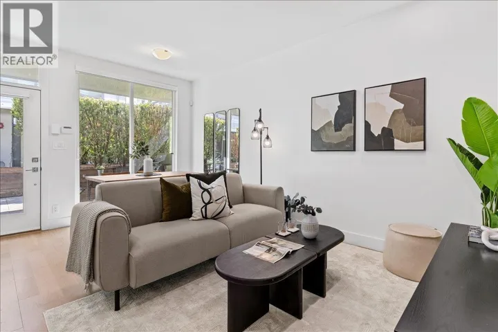 5 1415 E 1ST AVENUE, Vancouver, British Columbia V5N1A4