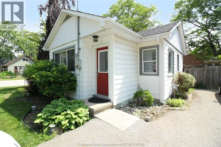 2008 OLIVE STREET, Sarnia, Ontario N0N1C0