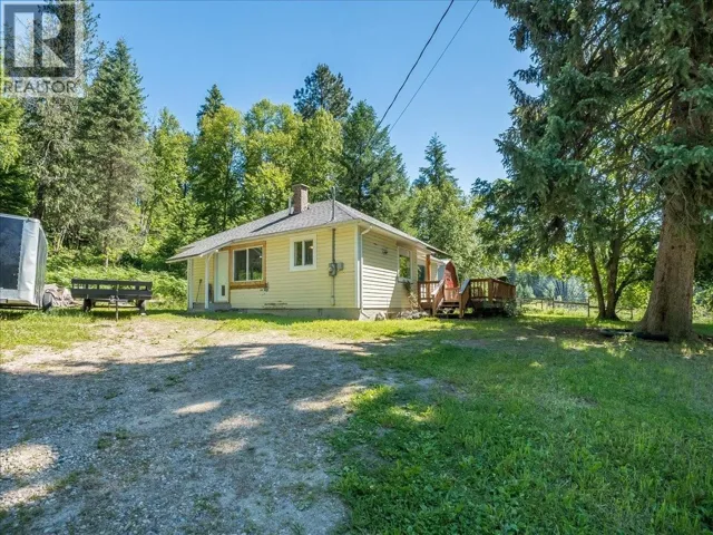 5875 SLOCAN RIVER Road, Winlaw, British Columbia V0G2J0