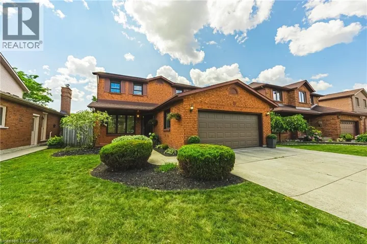 39 PARKWOOD Crescent, Hamilton, Ontario L8V4Z9