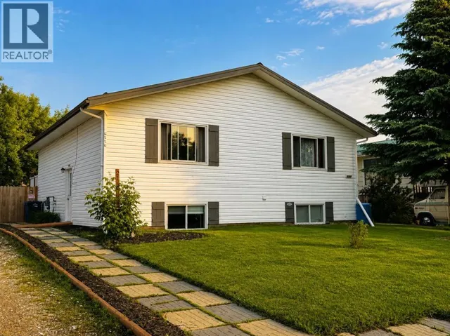 2119 23 Ave Close, Bowden, Alberta T0M0K0
