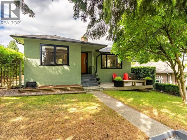 355 SHERBROOKE STREET, New Westminster, British Columbia V3L3M8