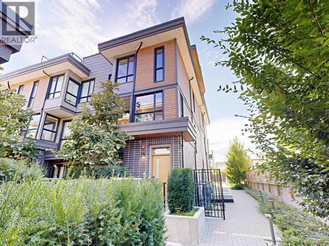 3930 DUMFRIES STREET, Vancouver, British Columbia V5N2N7