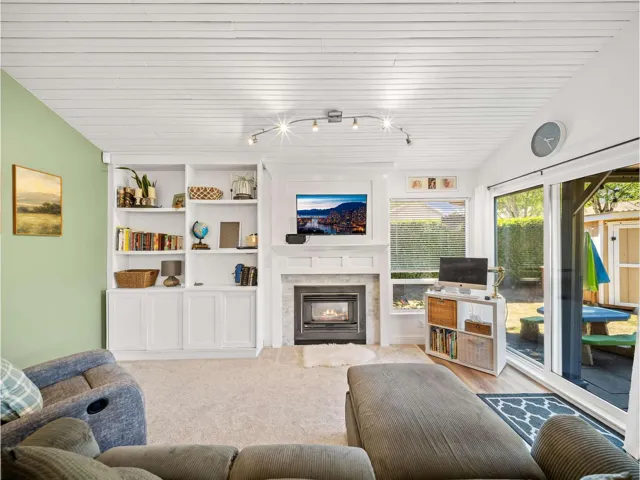 6022 E GREENSIDE DRIVE, Surrey, British Columbia V3S5M8