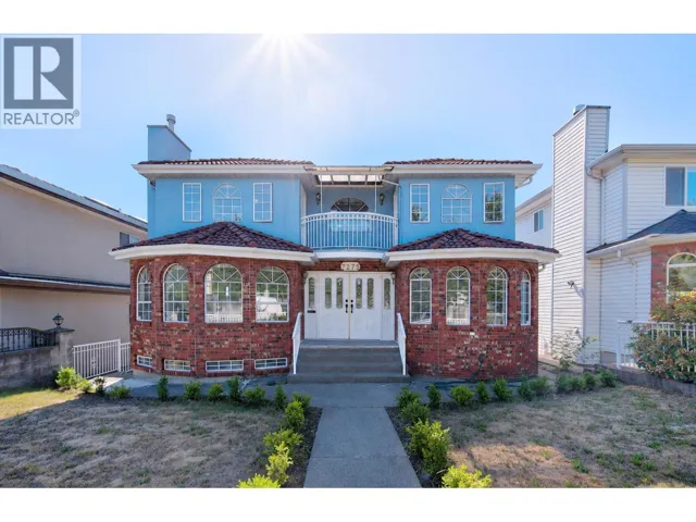 7275 VICTORIA DRIVE, Vancouver, British Columbia V5P3Z2