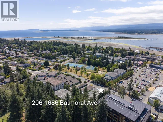 206 1686 Balmoral Ave, Comox, British Columbia V9M2N1