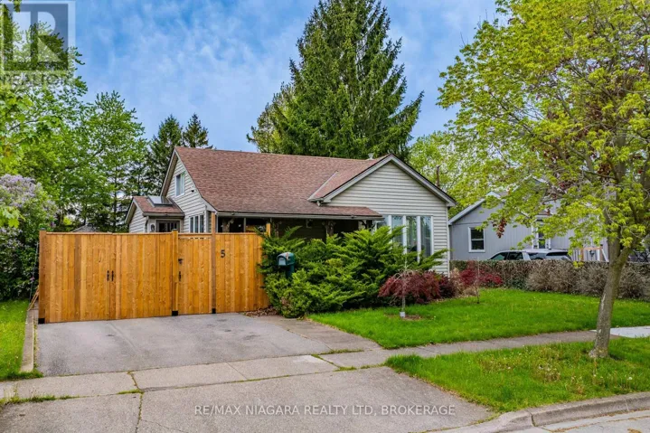 5 VERNE AVENUE, Welland (Broadway), Ontario L3C6P8