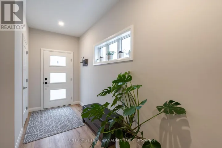 19 - 17 NICHOLSON STREET, Lucan Biddulph (Lucan), Ontario N0M1A0
