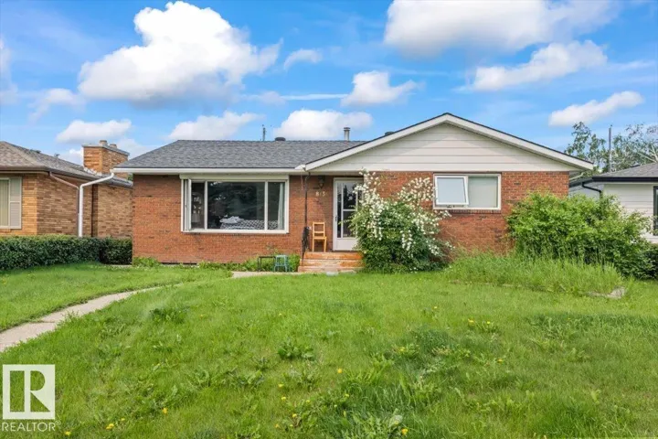 8736 72 ST NW NW, Edmonton, Alberta T6B1Y5
