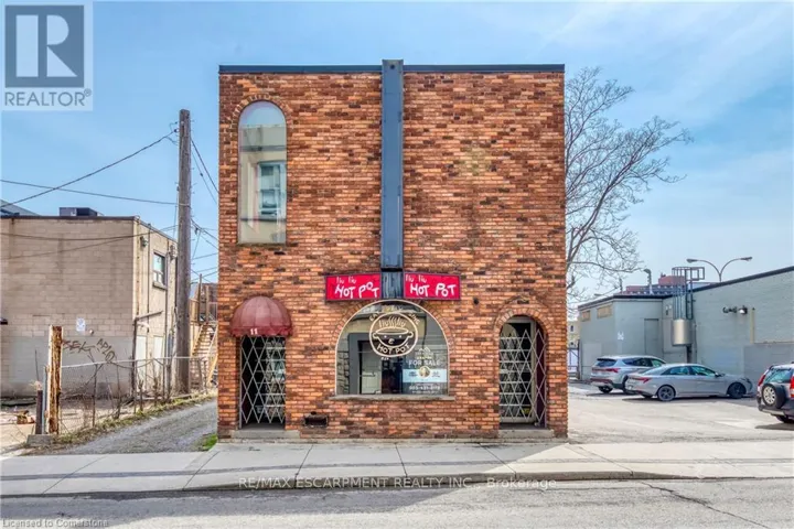 11 WALNUT STREET S, Hamilton (Beasley), Ontario L8N2K8
