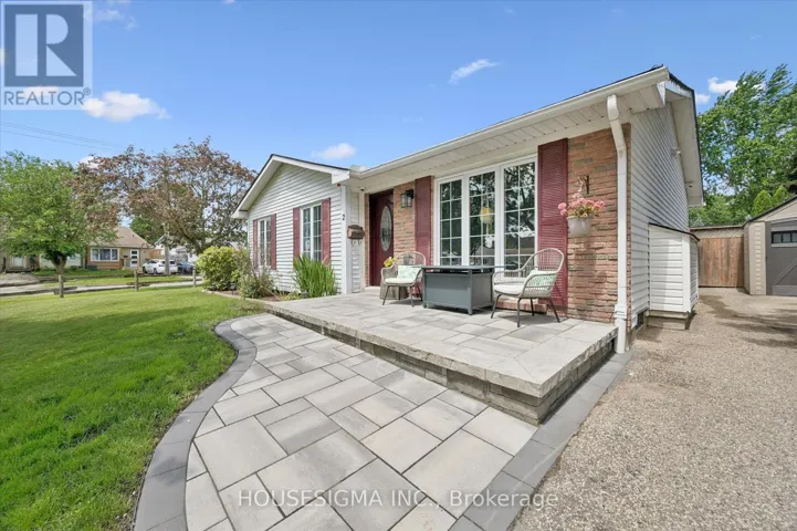2 KEEWATIN AVENUE, Kitchener, Ontario N2B3L5